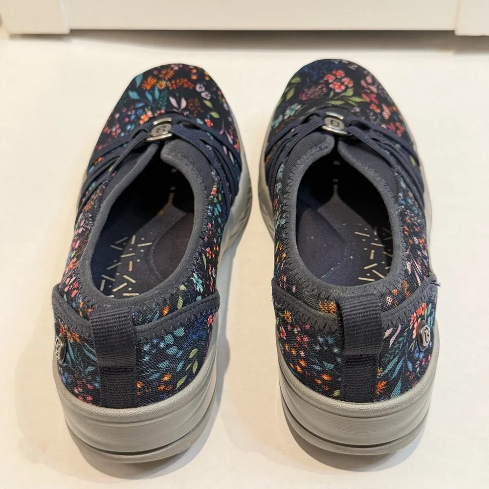 Bzees Women's Floral Slip On Comfort‎ Shoes Size 6M Navy Floral Walking Sneakers